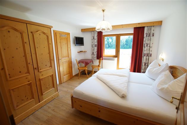 Zimmer 3 des Ellmauer Tor Appartements.