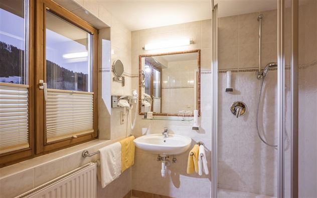Zimmer Standard Badezimmer